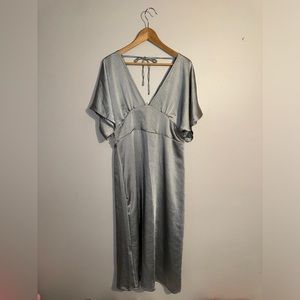 NWT!! Oak and Fort SATIN BUTTERFLY SLEEVE MIDI DRESS